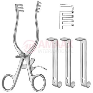 Henly retractor complete blunt with 3 center blades.jpg