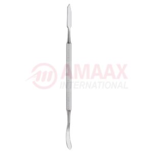 fjeldstad porcelain and modelling carvers 86.416.01.jpg